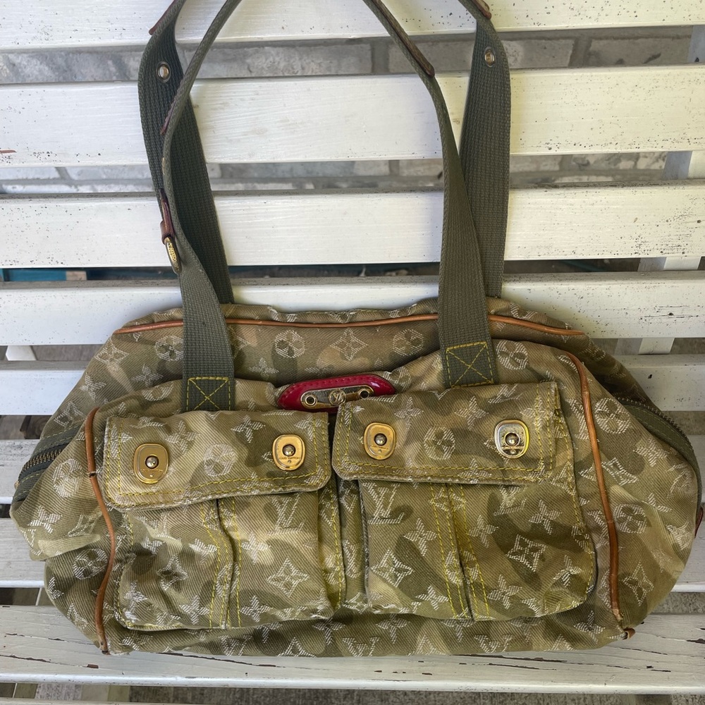 Rare Vintage green army Louis Vuitton!